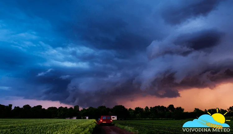 Wall cloud u vreme zalaska sunca 21. maj okolina Bečeja (Foto: Matija Uglješin)
