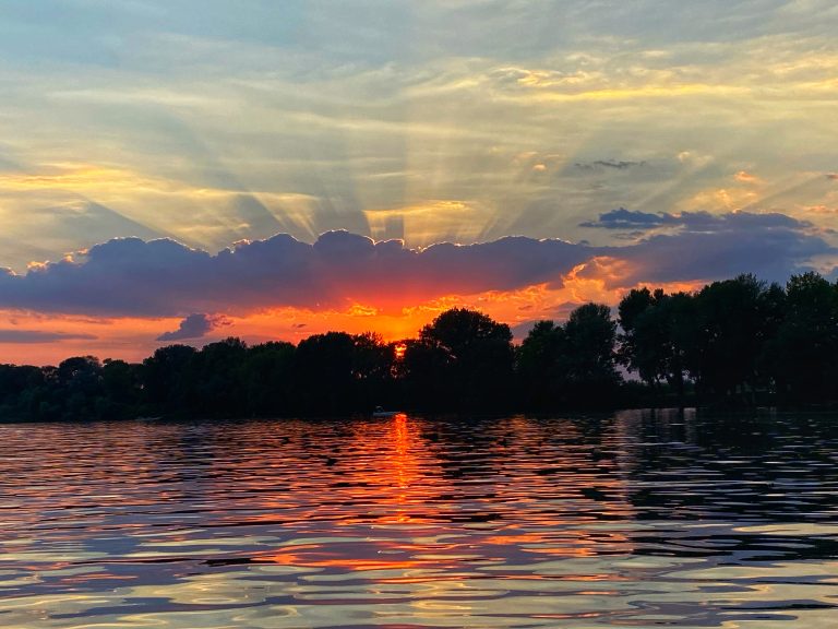 Avgustovski zalazak na Tisi Novi Bečej (Foto: Zoran Tolmačev)